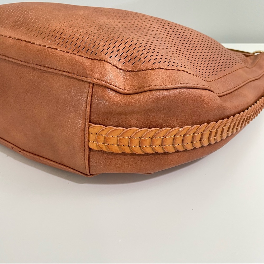 Faux leather camel color shoulder bag - Picture 8 of 14